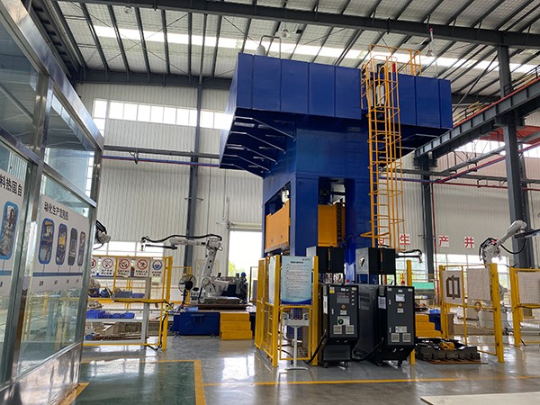 碳纖維模壓模溫機(jī) 碳纖維模壓模溫機(jī)