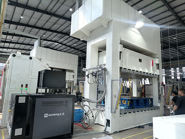 熱壓機(jī)定制油溫機(jī) 熱壓機(jī)定制油溫機(jī)