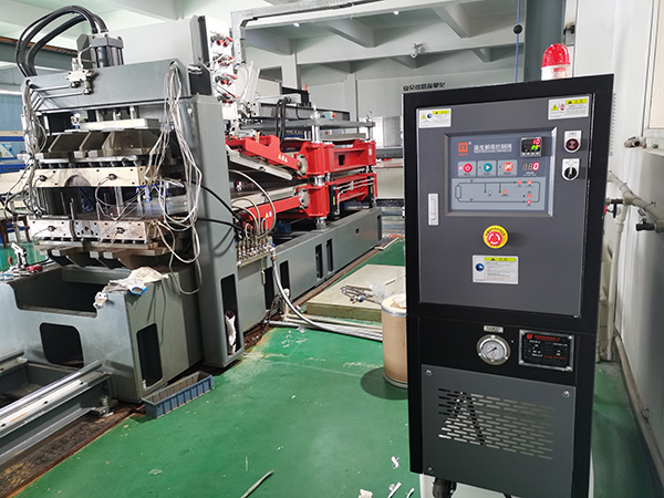 擠塑板生產(chǎn)線油溫機(jī) 擠塑板生產(chǎn)線油溫機(jī)