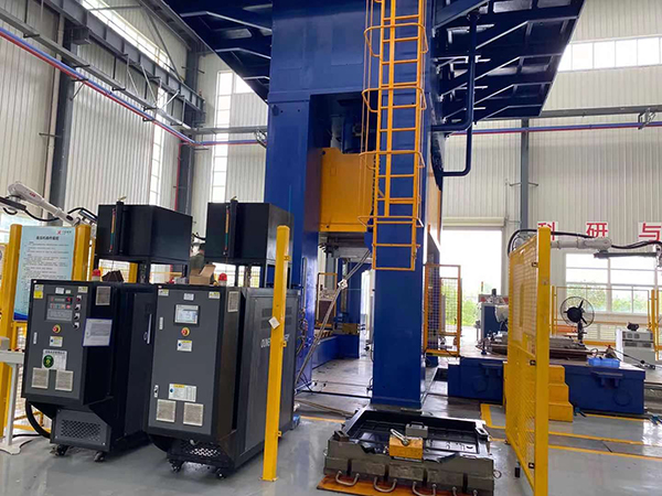 碳纖維復合材料油溫機 碳纖維復合材料油溫機