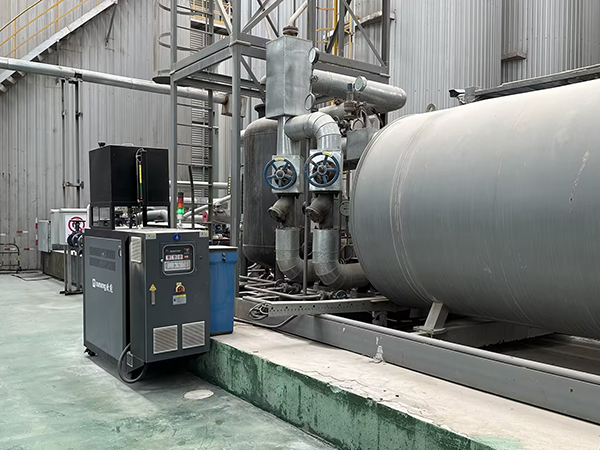 高溫導(dǎo)熱油模溫機2